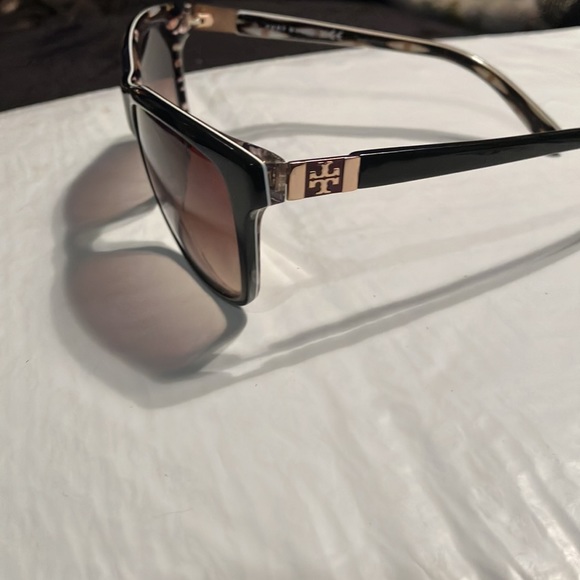 Tory Burch sunglasses - Picture 2 of 6